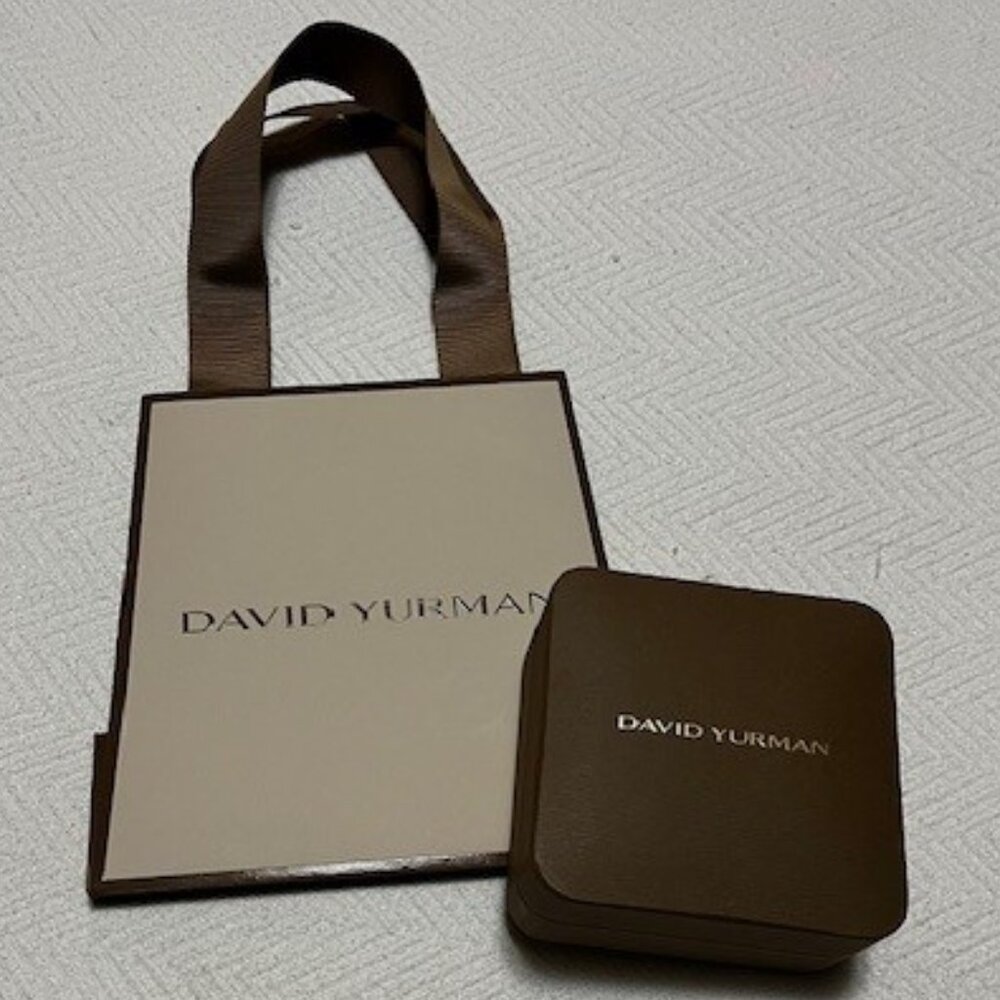 Medium David Yurman gift box and bag (both empty)